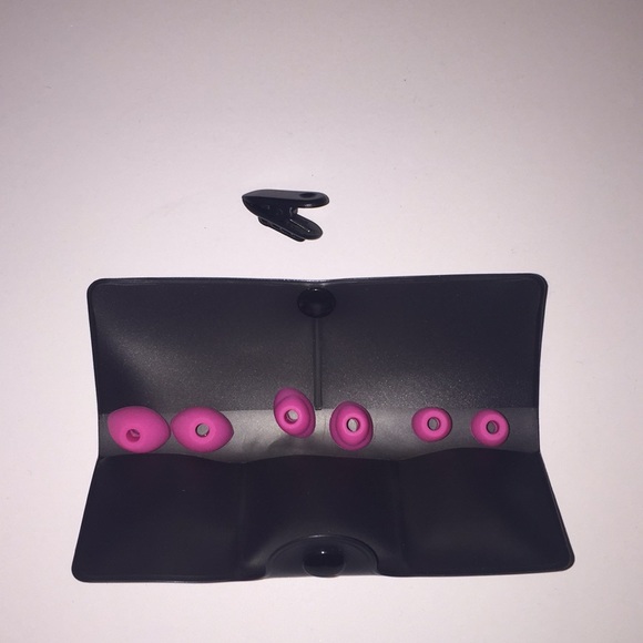 Dr.Dre beats earbuds!!! - Picture 2 of 5